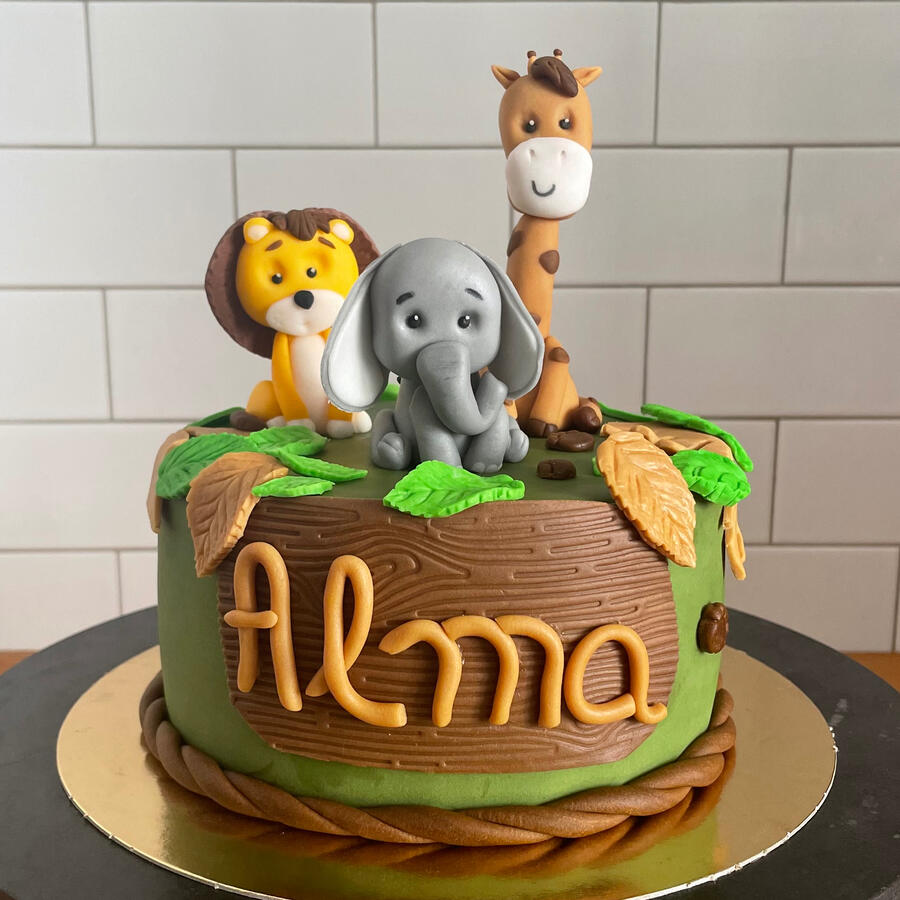 Tarta Selva con animales